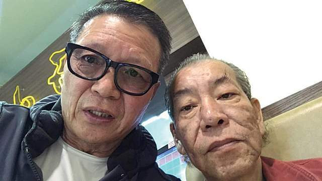 两位江湖大佬与诸多港星聚会!近千瓶红酒摆满柜子,林威忙着剔牙|林威|陈惠敏|港星_新浪新闻