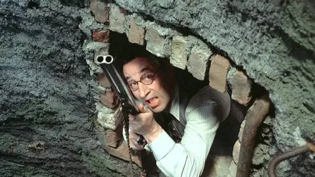 47年前的经典复仇片,曾轰动中国,删减才能上映,一代人的回忆|老枪|于连|古堡_新浪新闻