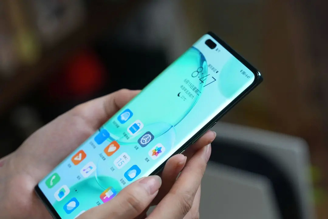 荣耀50 pro评测:专为年轻人打造的潮流vlog新机|华为荣耀_新浪新闻