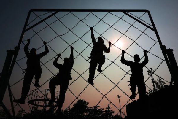 2021年余额不足,速来盘点军校学员年度清单!休闲区蓝鸢梦想 - Www.slyday.coM 2021年余额不足,速来盘点军校学员年度清单!休闲区蓝鸢梦想 - Www.slyday.coM