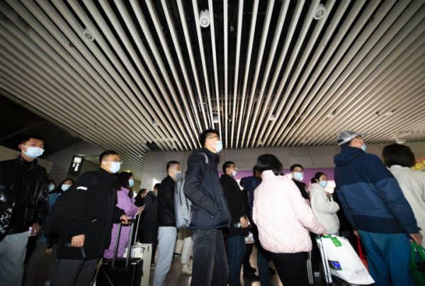 疫情下的双城生活│长三角跨城通勤的他们,有人重新陪伴家人,有人发现自己还是“外省人”休闲区蓝鸢梦想 - Www.slyday.coM 疫情下的双城生活│长三角跨城通勤的他们,有人重新陪伴家人,有人发现自己还是“外省人”休闲区蓝鸢梦想 - Www.slyday.coM