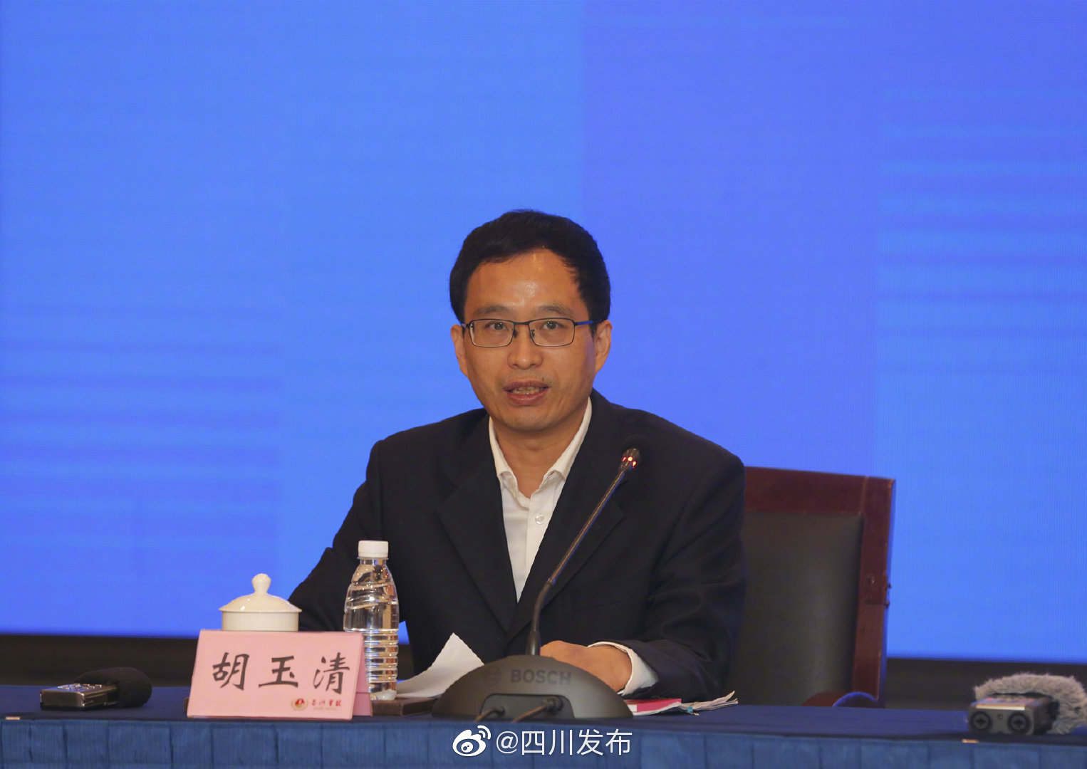 四川:128万名搬迁群众实现了"挪穷窝"|群众|胡玉清|活动室_新浪新闻