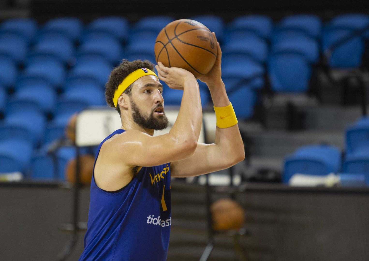 勇士队从发展联盟召回克莱-汤普森,詹姆斯-怀斯曼和达米恩·李_高清