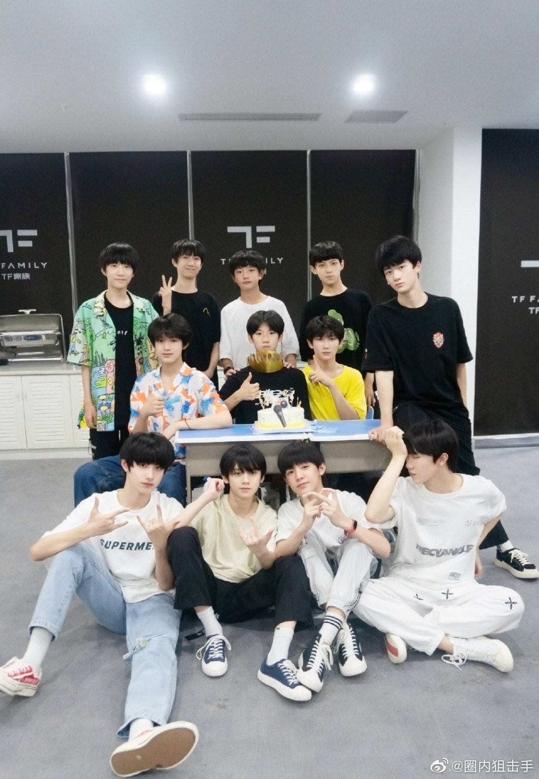 这三代大合照,真的好多弟弟啊 只希望学业不要拉