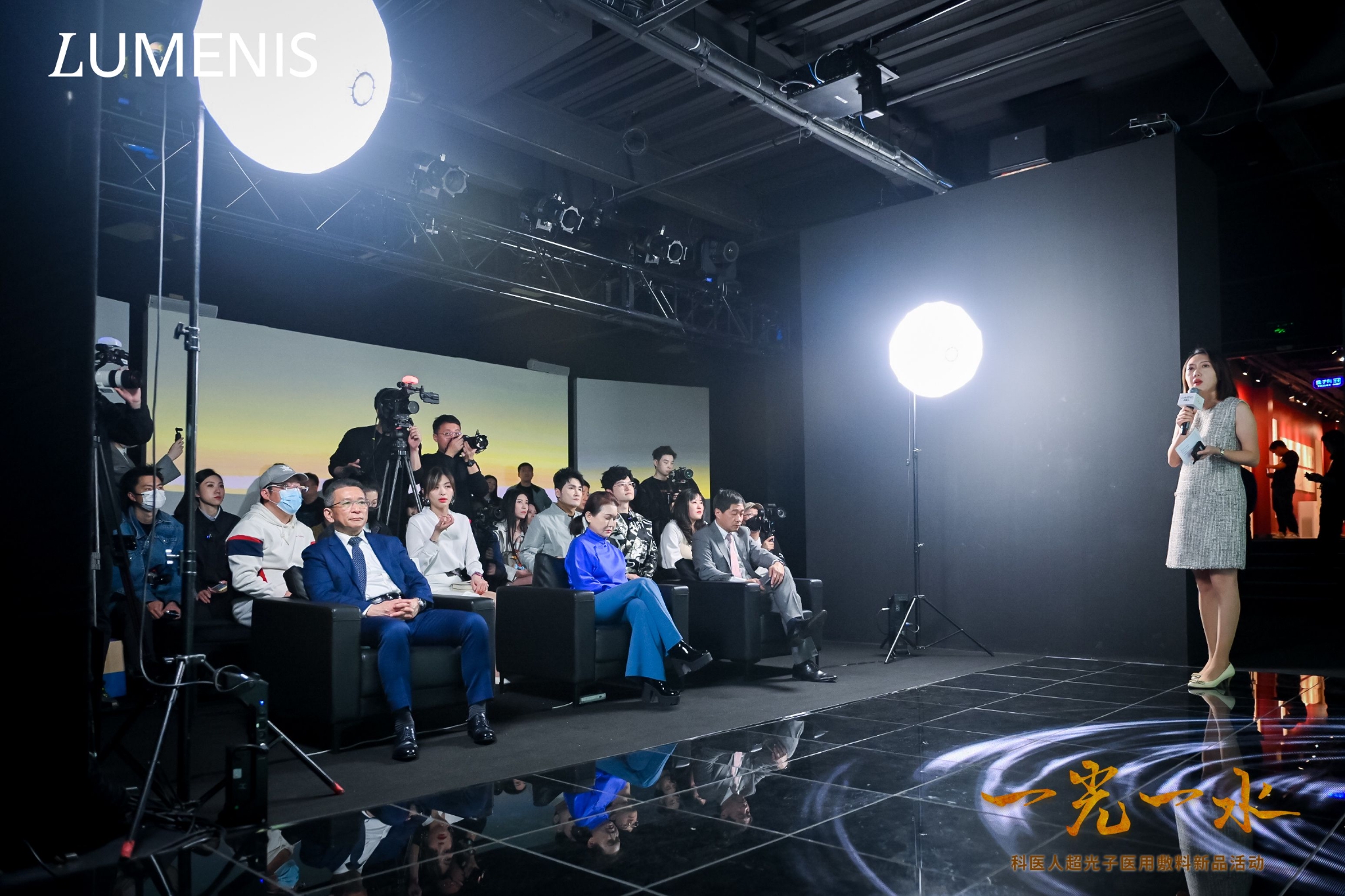 深夜上直播的惊人真相高曝光背后的心理战与运营策略