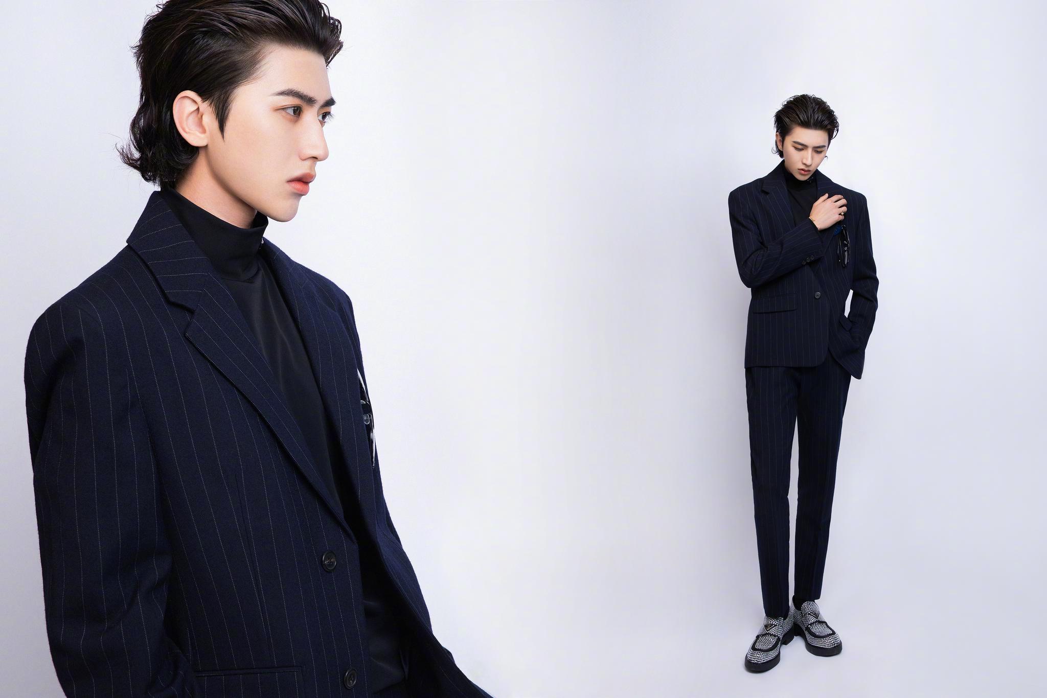 邀请大家"云看秀",身穿prada 2021秋冬系列西服套装……|prada|蔡徐坤