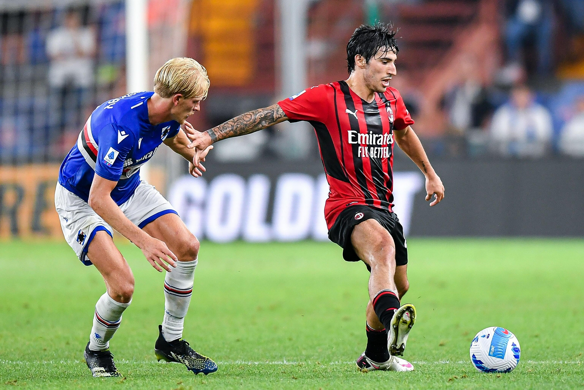 8月23日,ac米兰队球员迪亚斯在比赛中.新华社/欧新