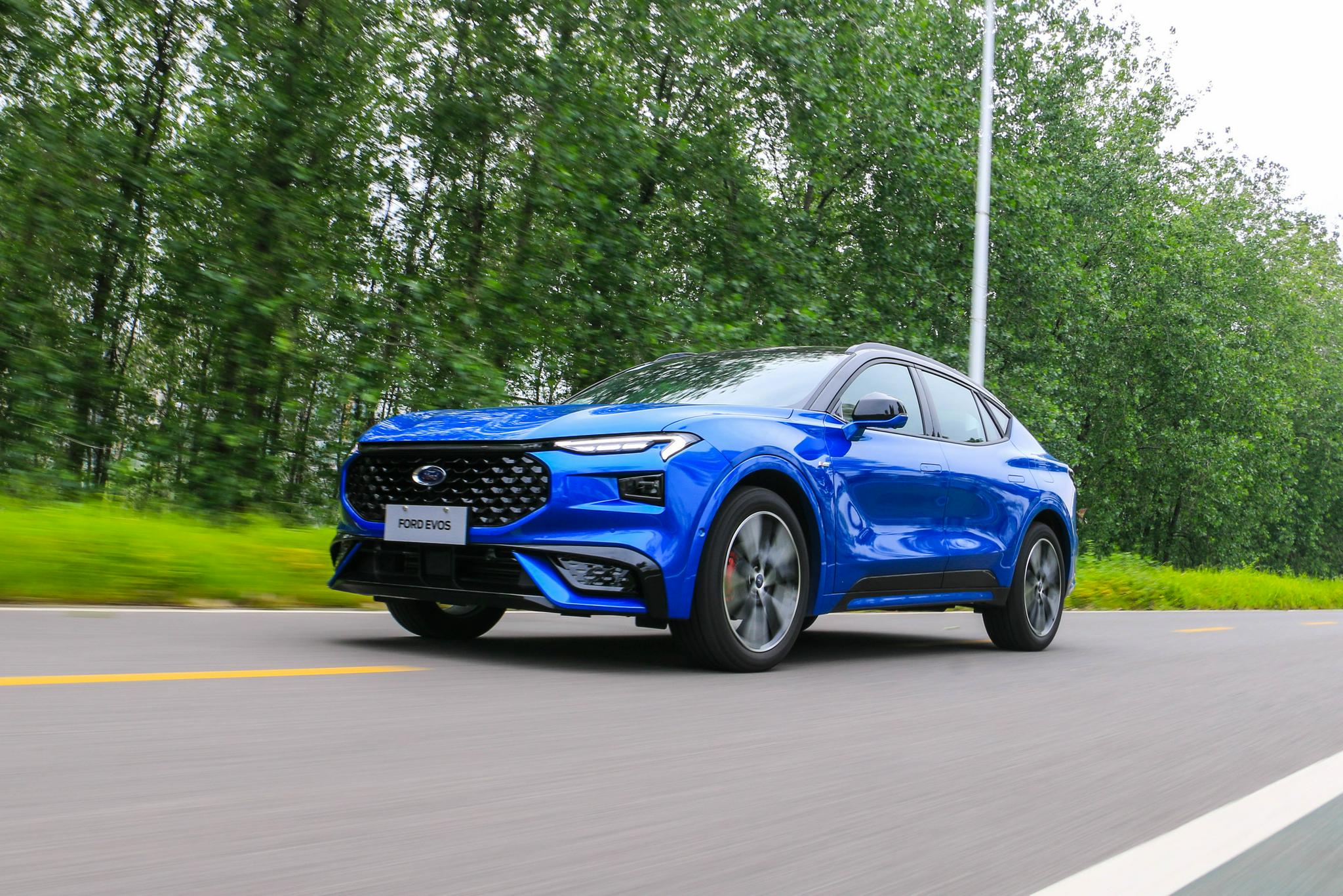 新赛道上的新体验试驾长安福特evos