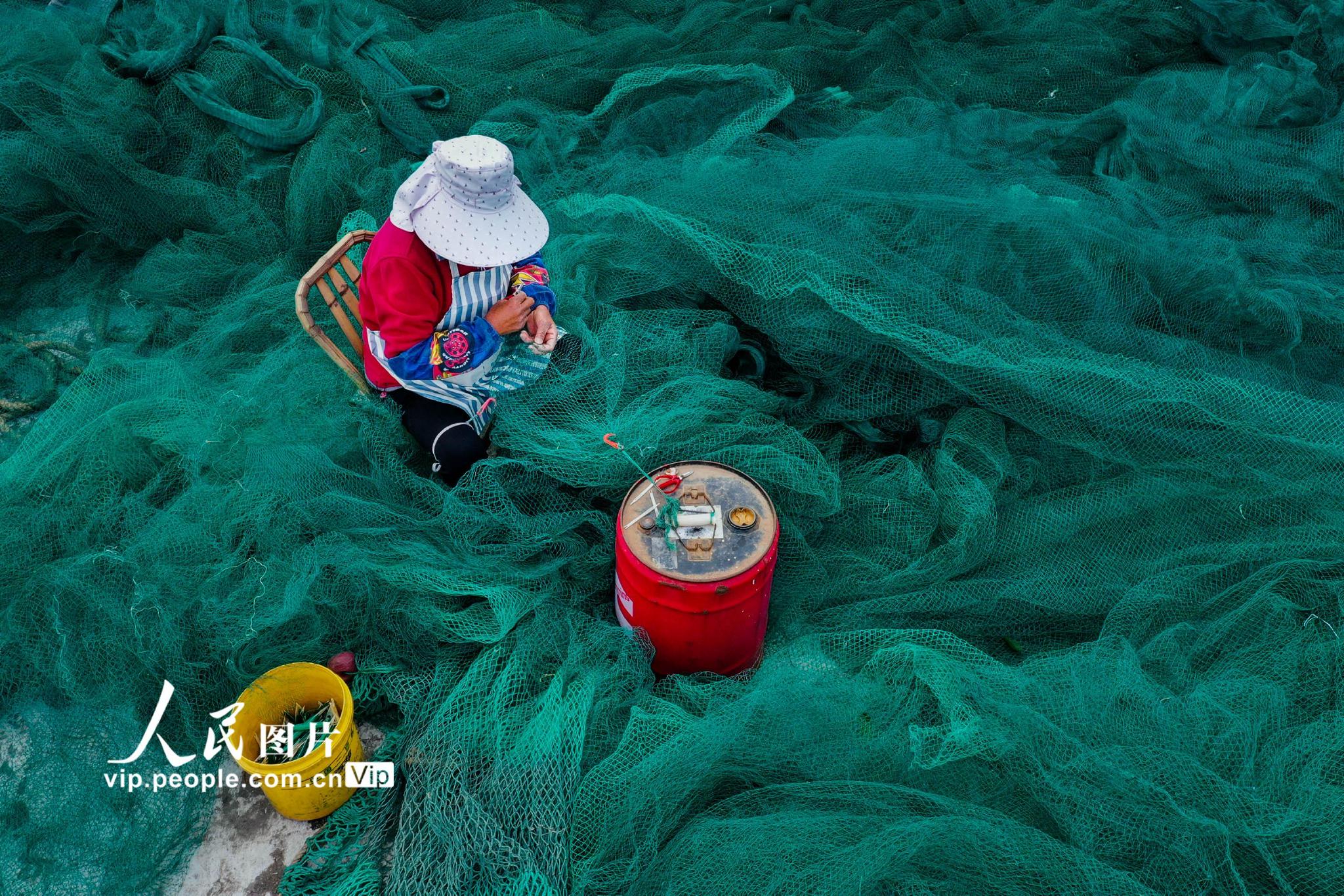 浙江宁波休渔季织网忙