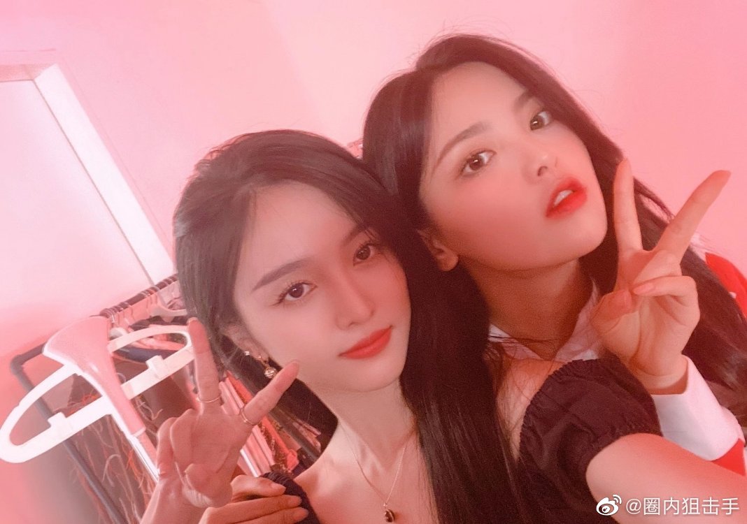 吴宣仪发合照为杨超越庆生 ,两位感情真的好好啊