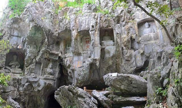 西湖有座山,因济公闻名天下,山高仅168米|飞来峰|西湖|造像_新浪新闻