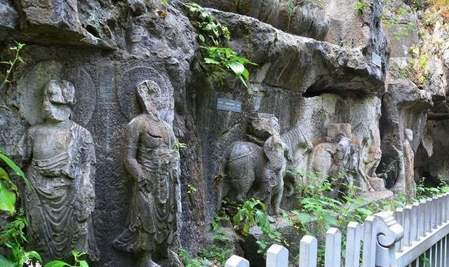 西湖有座山,因济公闻名天下,山高仅168米|飞来峰|西湖|造像_新浪新闻