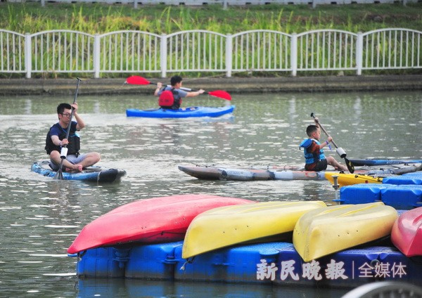 桨板水上觅清凉|水上|桨板|运动_新浪新闻