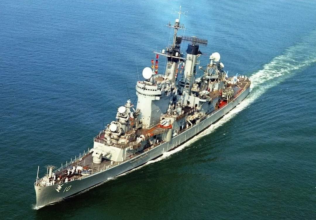 呆萌的美国海军奥尔巴尼号巡洋舰(ca-123)后来被改装成导弹巡洋舰