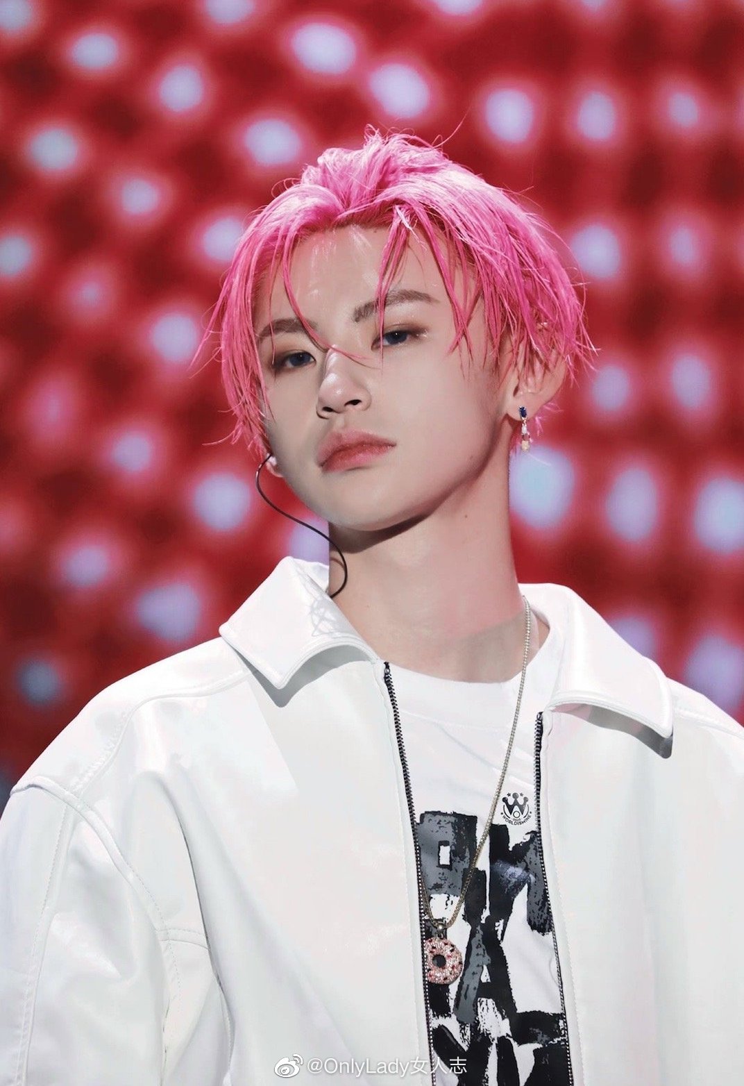 还在想夏季要不要来一个小鬼同款粉发……__财经头条