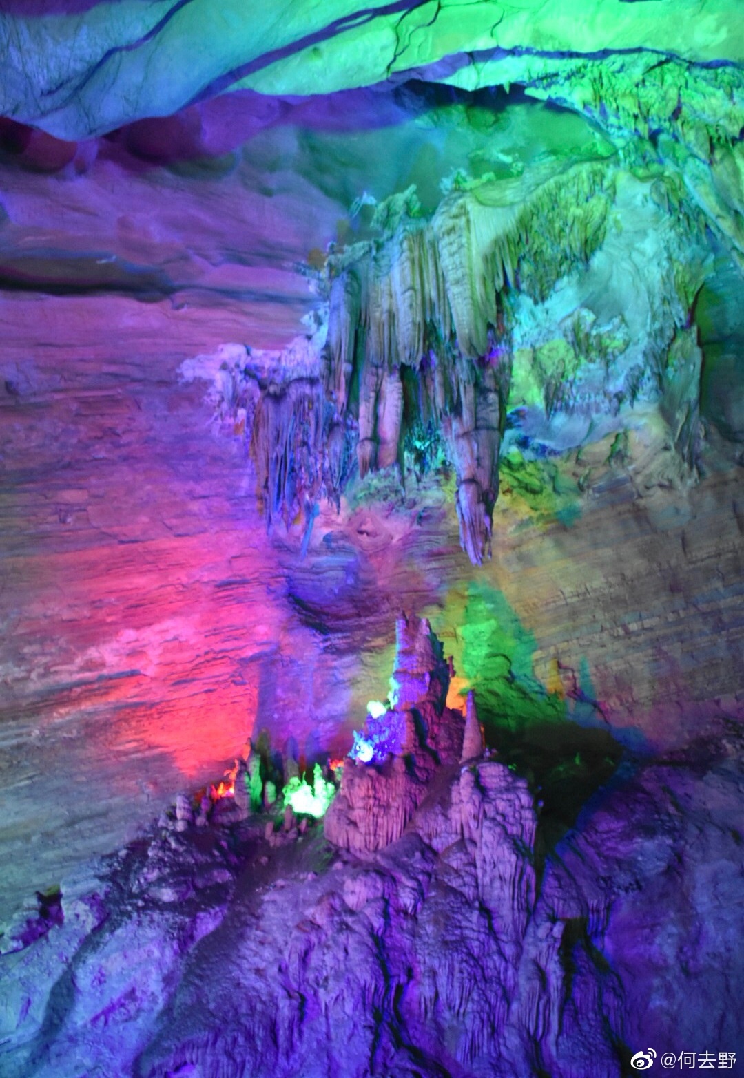 江西有个龙宫洞,距今2亿6000万年,鬼斧神工.洞内小桥流水__财经头条