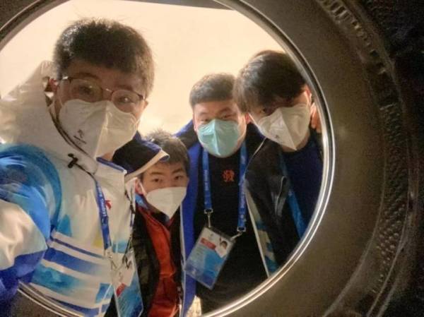 一个资深冰球从业者自述：我在北京冬奥会为冰球队“洗衣服”休闲区蓝鸢梦想 - Www.slyday.coM