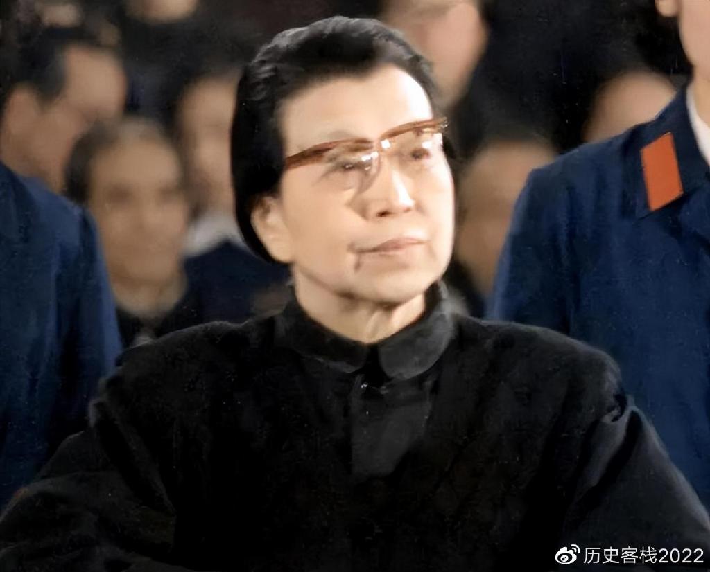 毛主席过生日,没有通知江青,江青自己带着两个菜来了