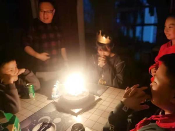 疫情下的双城生活│长三角跨城通勤的他们,有人重新陪伴家人,有人发现自己还是“外省人”休闲区蓝鸢梦想 - Www.slyday.coM 疫情下的双城生活│长三角跨城通勤的他们,有人重新陪伴家人,有人发现自己还是“外省人”休闲区蓝鸢梦想 - Www.slyday.coM