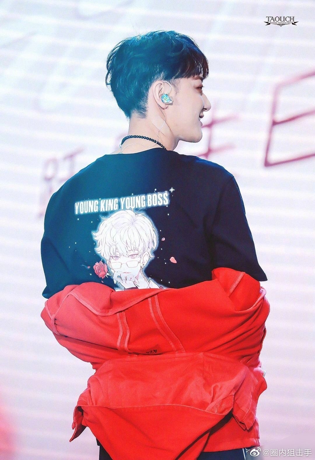 黄子韬昨晚开售的2件ykyb衣服,2小时破了1000w的销量额……__财经头条