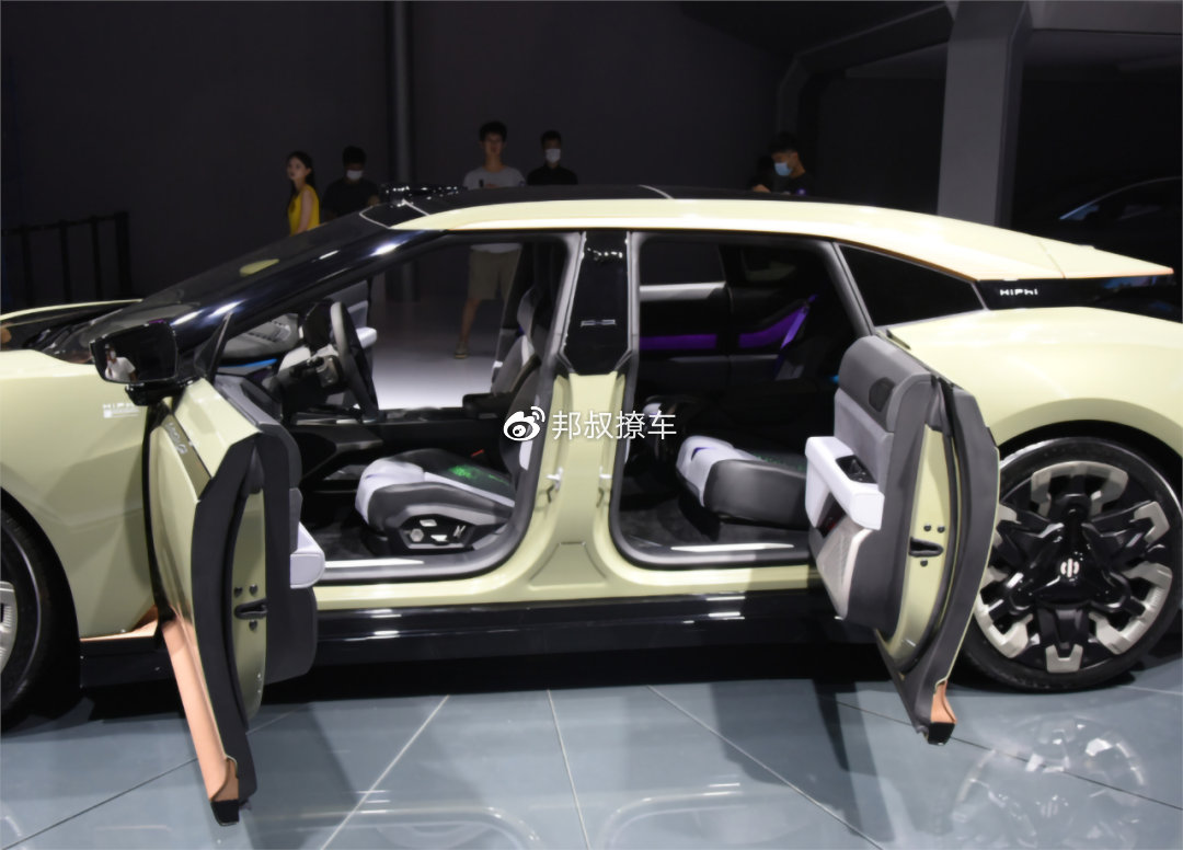 高合hiphi z 起售61万:对开门小意思,机械臂安排-新浪汽车