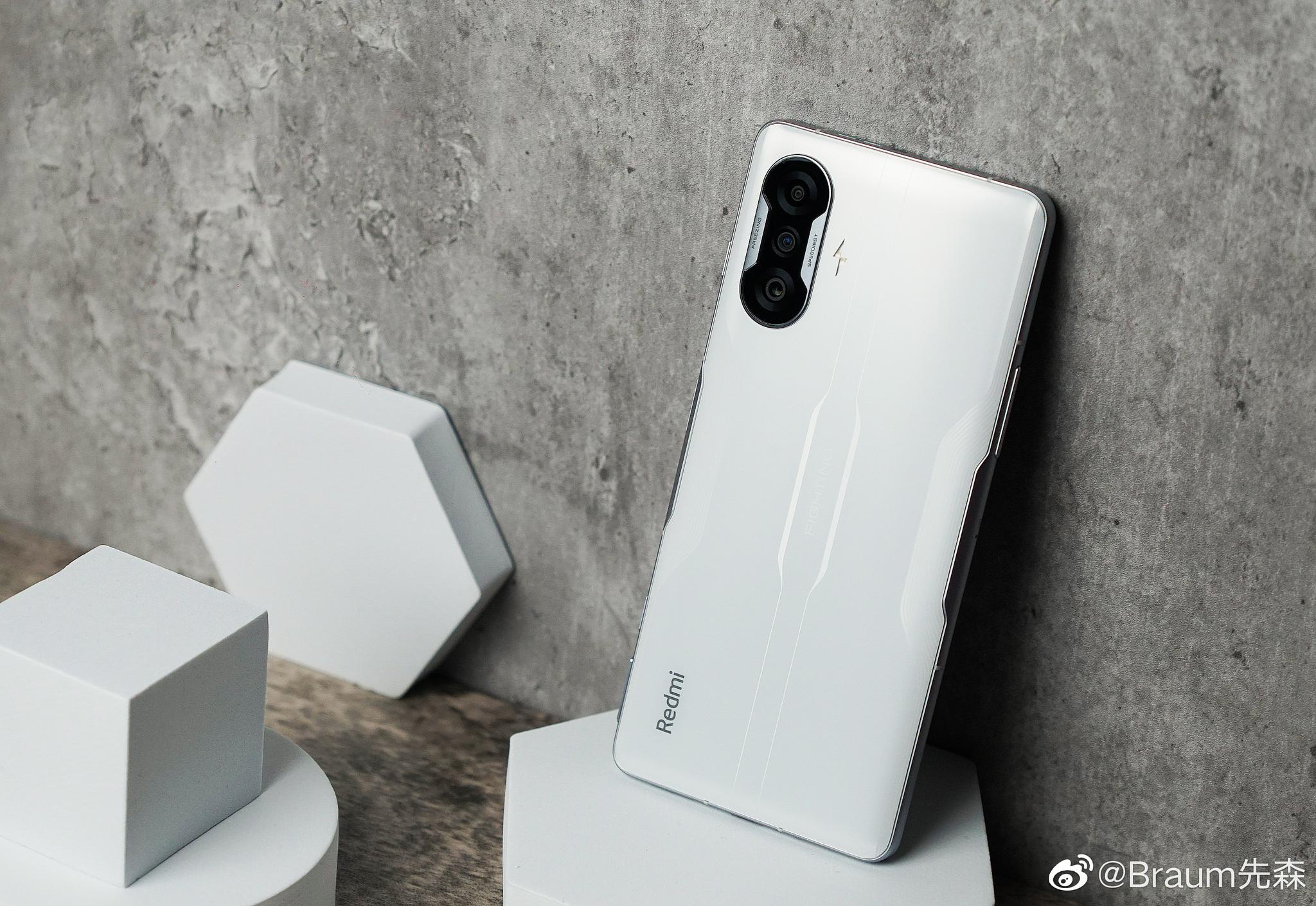 拍了一组k40游戏增强版白色真机图