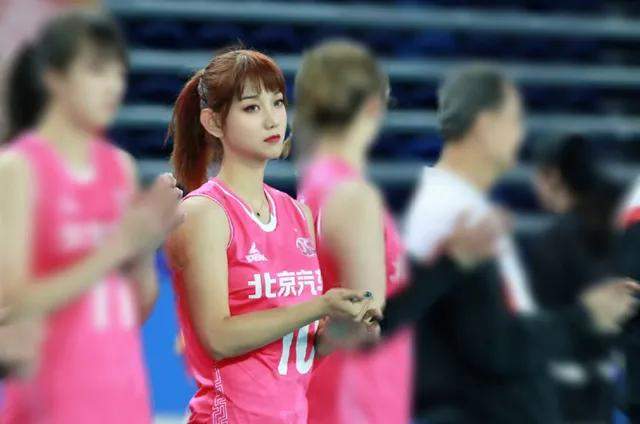北京女排王佳筝晒照,颜值吊打小花旦,球迷直言:仙女姐姐!
