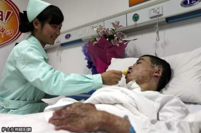 26岁军人浴火救44人,全身90%烧伤后被迫分手,意外收获最美爱情休闲区蓝鸢梦想 - Www.slyday.coM 26岁军人浴火救44人,全身90%烧伤后被迫分手,意外收获最美爱情休闲区蓝鸢梦想 - Www.slyday.coM