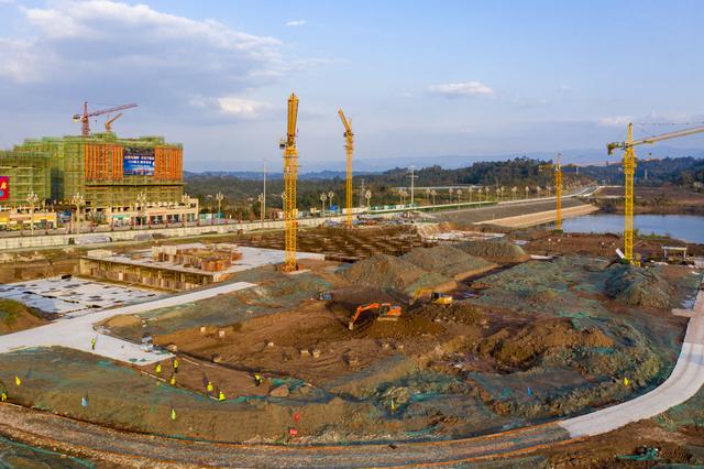 广安区官盛湖北广场建设有序推进