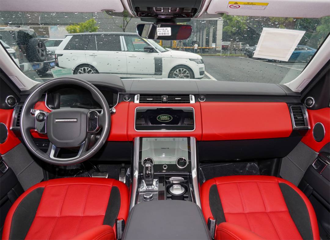 2021成都车展新款路虎揽胜运动新车型上市售1058万