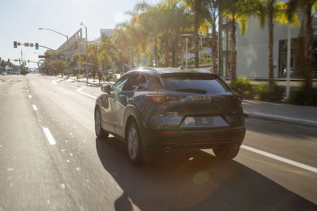 马自达CX-30对战标致2008：都是另类选手，90后更爱谁