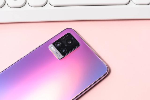 引领轻薄时尚风潮!高颜值vivo s7带来超清自拍体验
