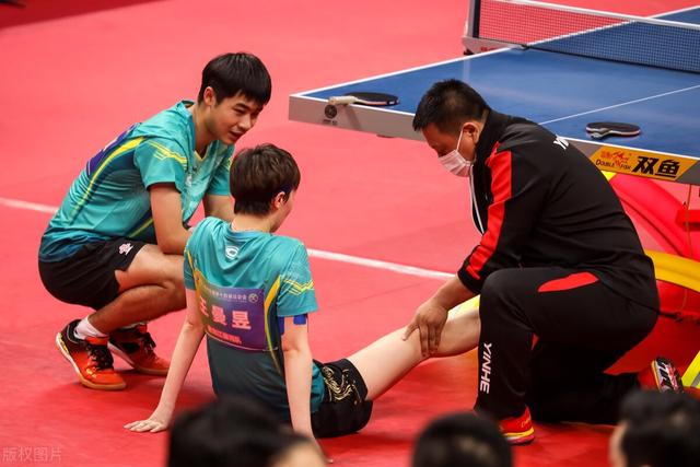记者带你看全运｜王曼昱意外受伤“曼巍”混双遗憾摘银休闲区蓝鸢梦想 - Www.slyday.coM