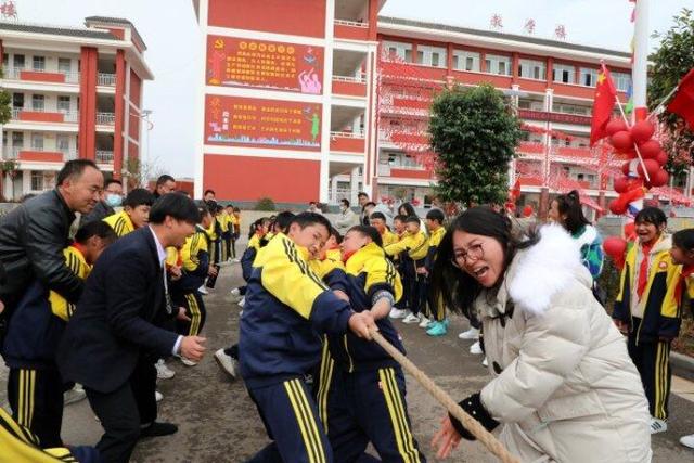罗平县红梁小学文体艺术节精彩绽放