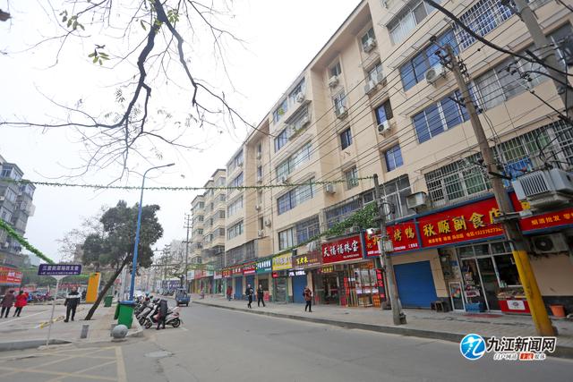 三里街完成立面改造后焕然一新|人行道|浔阳区|街道_新浪新闻
