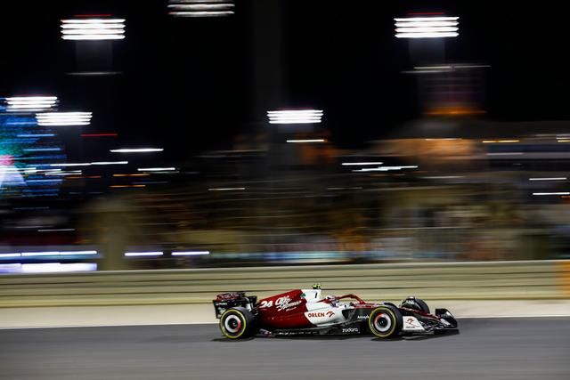 2022赛季F1巴林揭幕 中国车手周冠宇首秀第15位晋级正赛休闲区蓝鸢梦想 - Www.slyday.coM