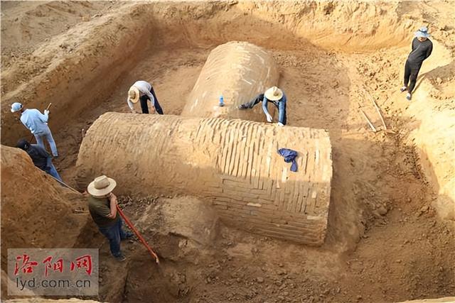 考古人员日前在洛阳市孟津区城关镇牛步河安置区建设工地发现6座古墓