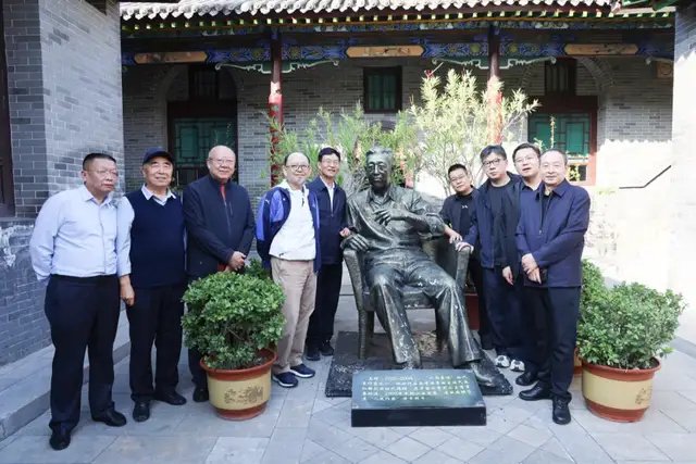 笔墨寻根 光影铸魂 2025年著名作家“杏花村汾酒文化采风团”走进贾家|鲁迅文学奖|贾家庄|人民文学|文学|山西省_新浪新闻