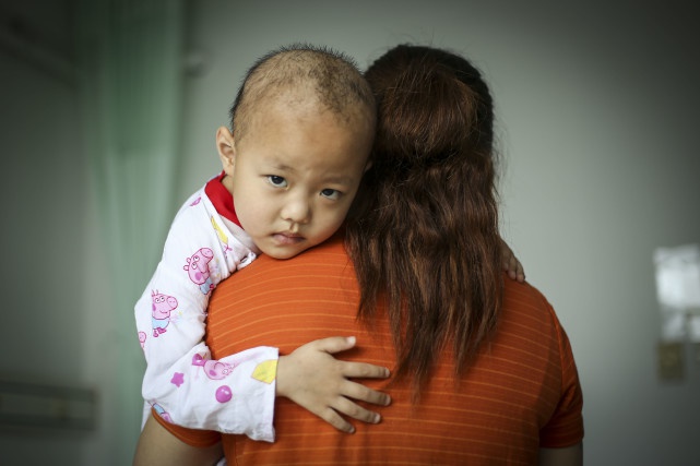 大女儿见义勇为不幸牺牲,小女儿如今又患白血病,夫妻自叹命太苦休闲区蓝鸢梦想 - Www.slyday.coM 大女儿见义勇为不幸牺牲,小女儿如今又患白血病,夫妻自叹命太苦休闲区蓝鸢梦想 - Www.slyday.coM
