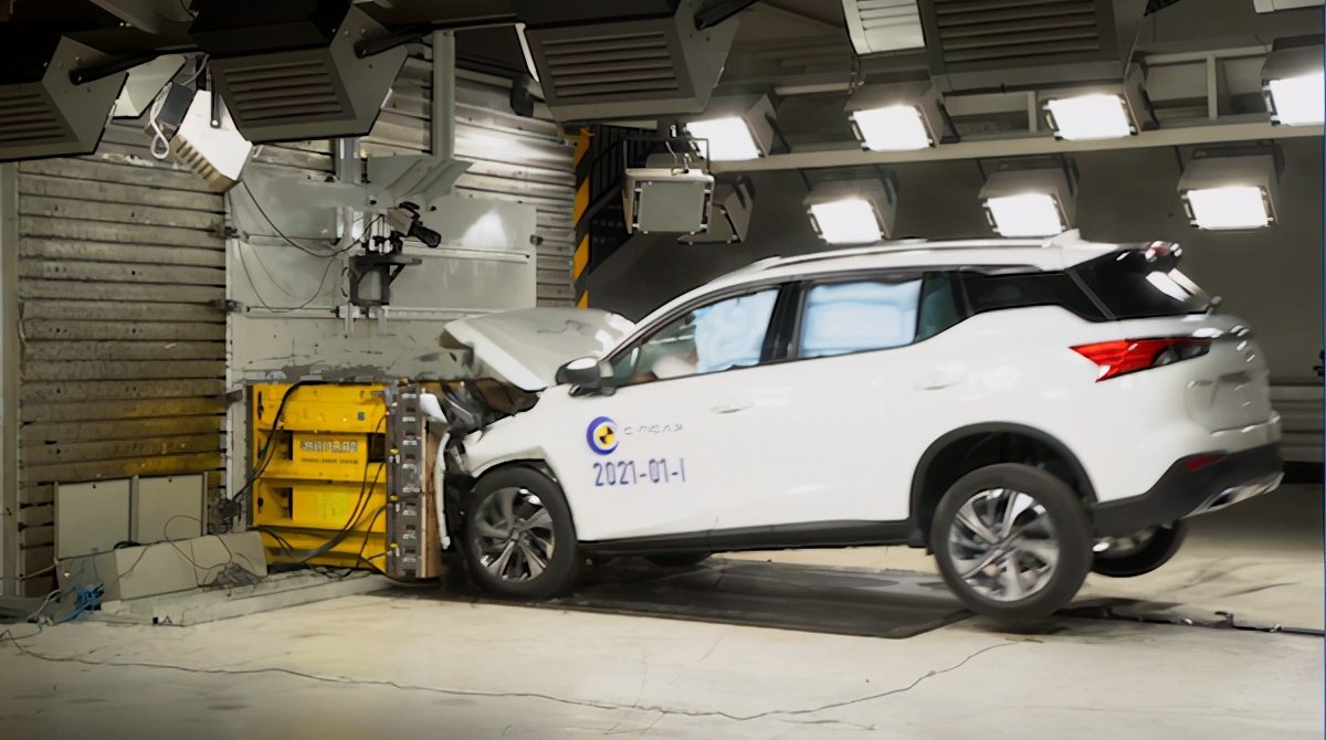 传祺gs4 c-ncap碰撞车首拆,看学霸怎样炼成的-新浪汽车