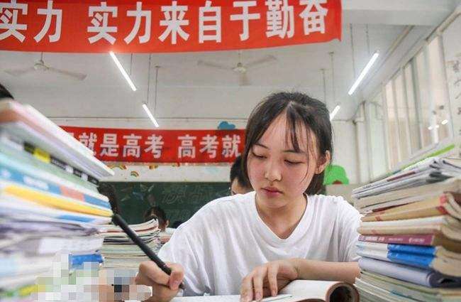 山西一中学请名师培优每生1万2，官方：突破成绩，有学生考上清华休闲区蓝鸢梦想 - Www.slyday.coM