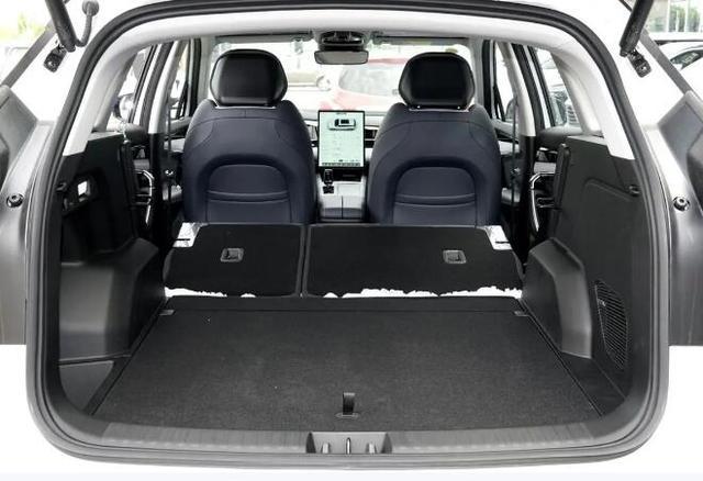 新款吉利博越l降价增配!l2级辅助驾驶,燕飞利仕音响,11.47万起