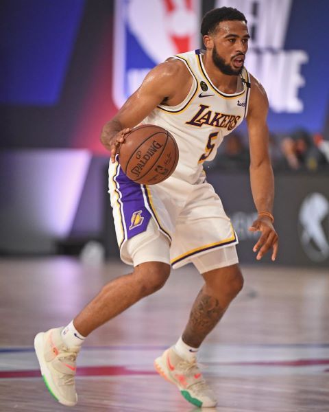 九张图看湖人二年级菜鸟霍顿-塔克的恐怖臂展