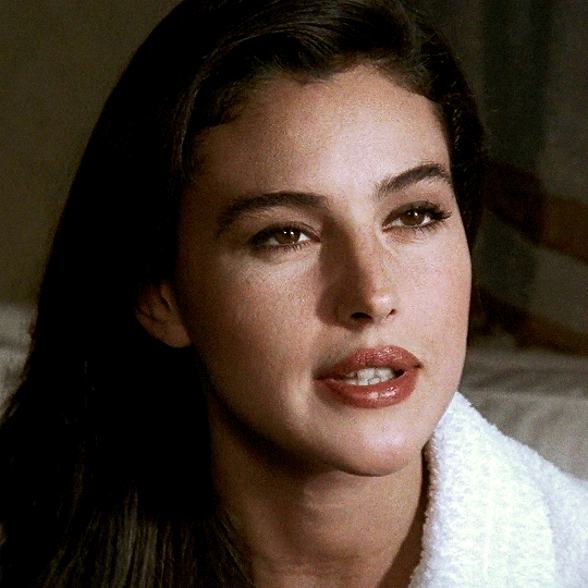 1991年电影情事里的莫妮卡贝鲁奇