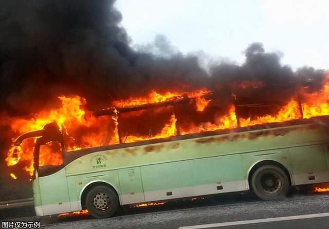 26岁军人浴火救44人,全身90%烧伤后被迫分手,意外收获最美爱情休闲区蓝鸢梦想 - Www.slyday.coM 26岁军人浴火救44人,全身90%烧伤后被迫分手,意外收获最美爱情休闲区蓝鸢梦想 - Www.slyday.coM