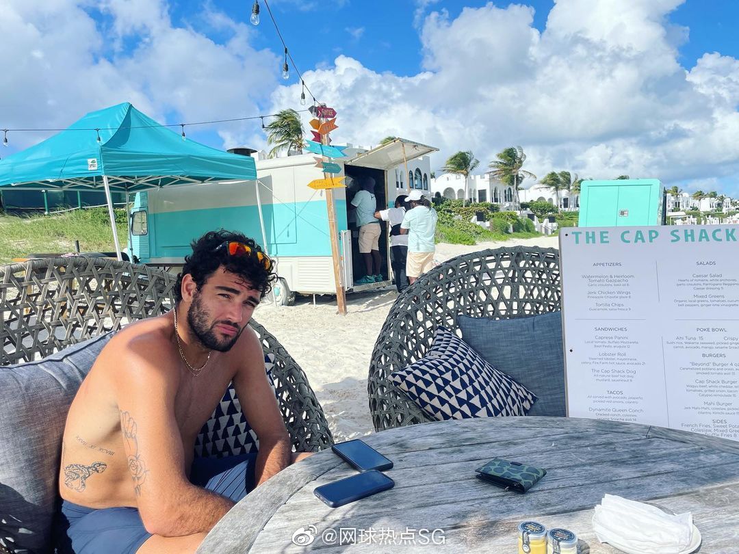 贝雷蒂尼与女友汤姆贾诺维奇的度假时光