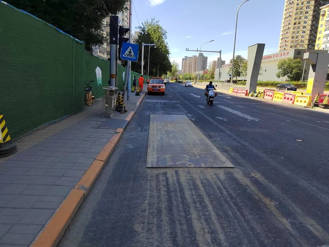 朝阳区香河园街道:未诉先办解民忧 修复路面除隐患|街道|工作人员