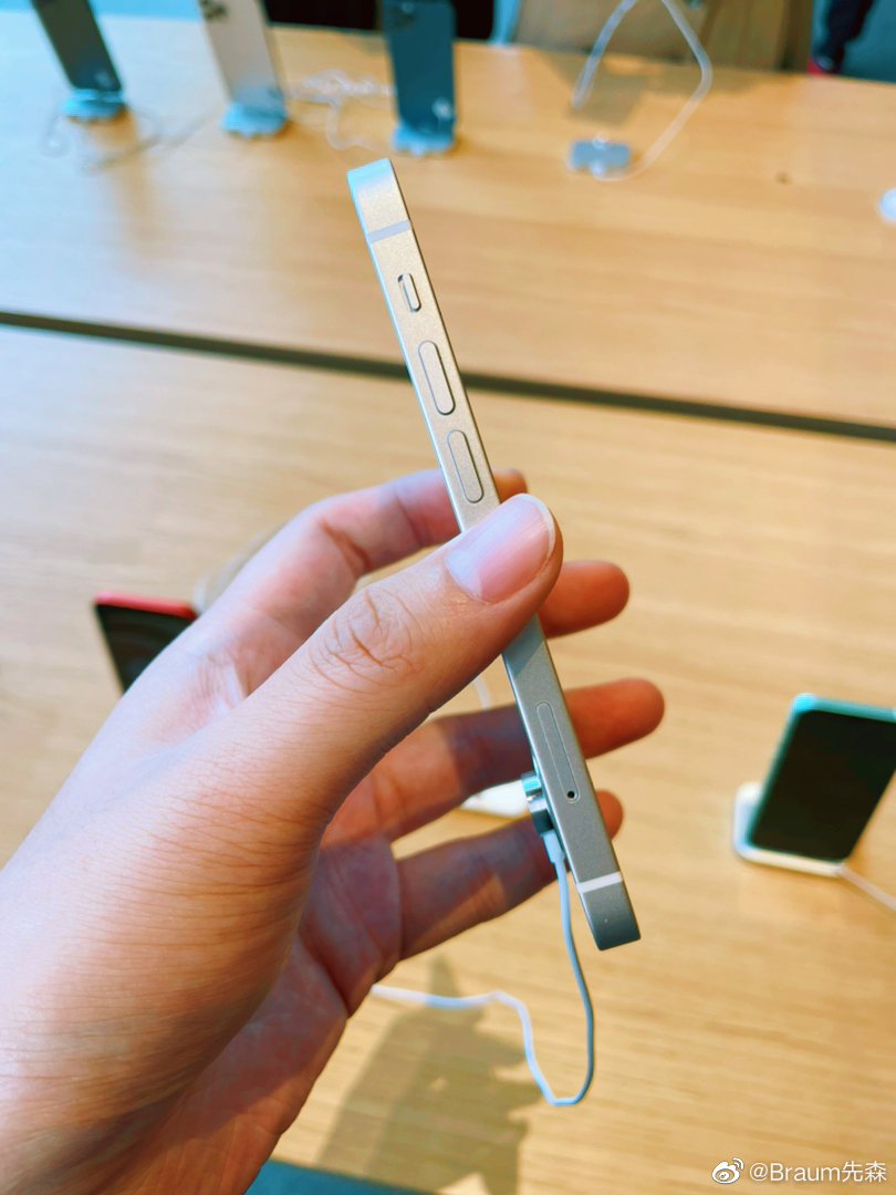 边框控制优秀,小屏全面屏让人愉悦,坐等苹果把全面屏设计带到ipad