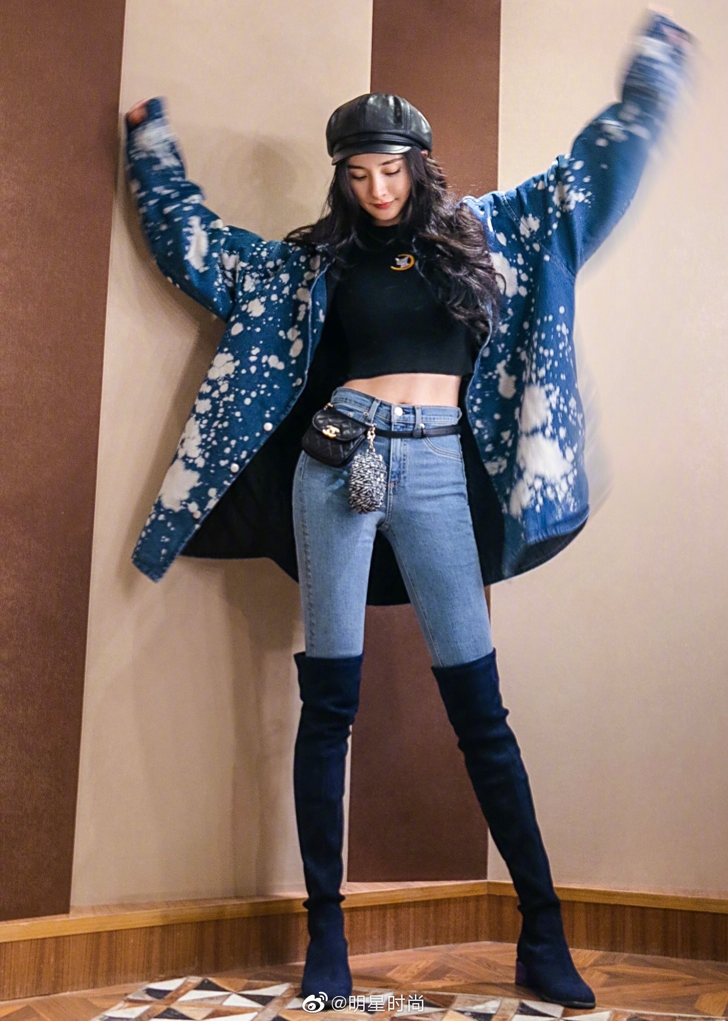 杨幂最新街拍造型,小蛮腰 大长腿,这腰身比简直完美!