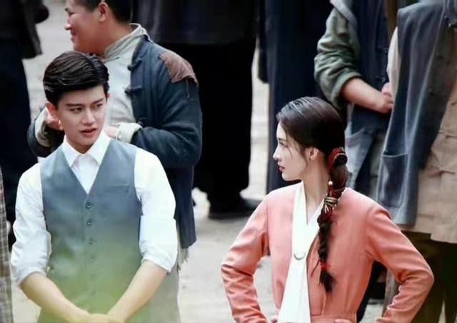 小沈阳李沁约饭被拍，曾经的喜剧界顶流，如今放弃小品甘当配角休闲区蓝鸢梦想 - Www.slyday.coM